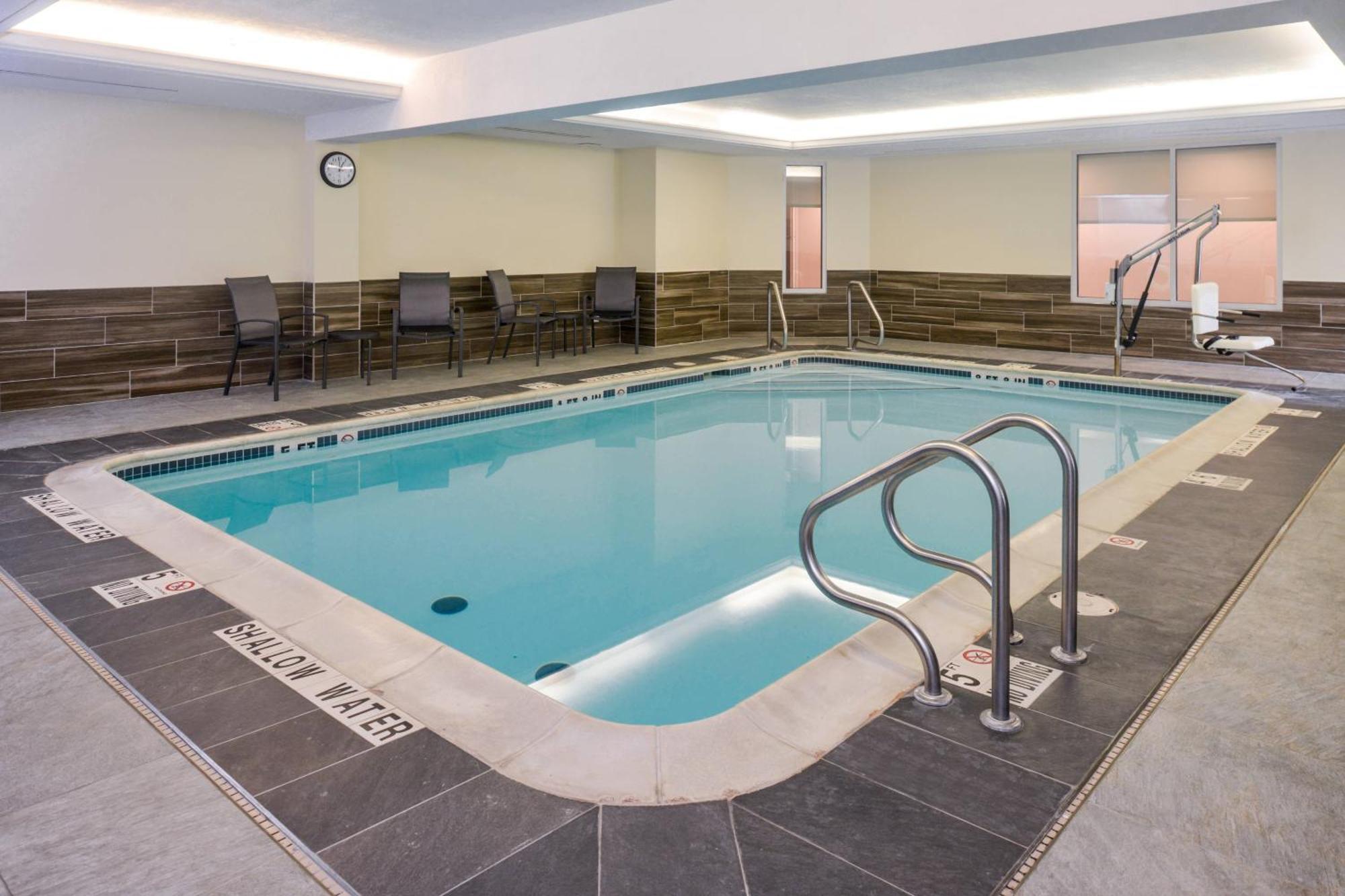 Fairfield Inn & Suites By Marriott Pittsburgh New Stanton Exterior foto